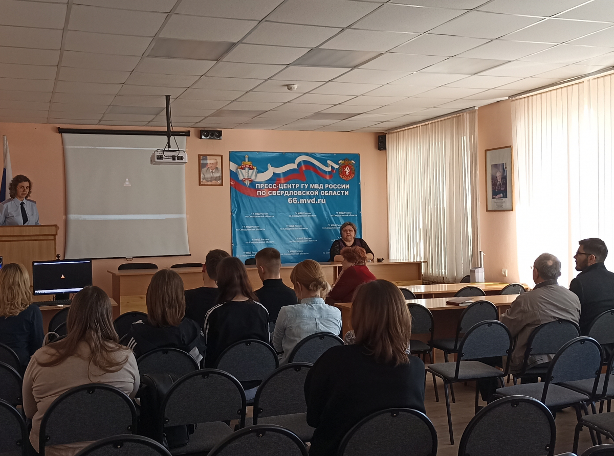 Фото предоставлено ОМВД. Светлана Шарапова: "Каждый состоящий на учете подросток сам делает для себя выводы и выбирает дальнейший путь. Но хотелось бы, чтобы это был путь исправления."